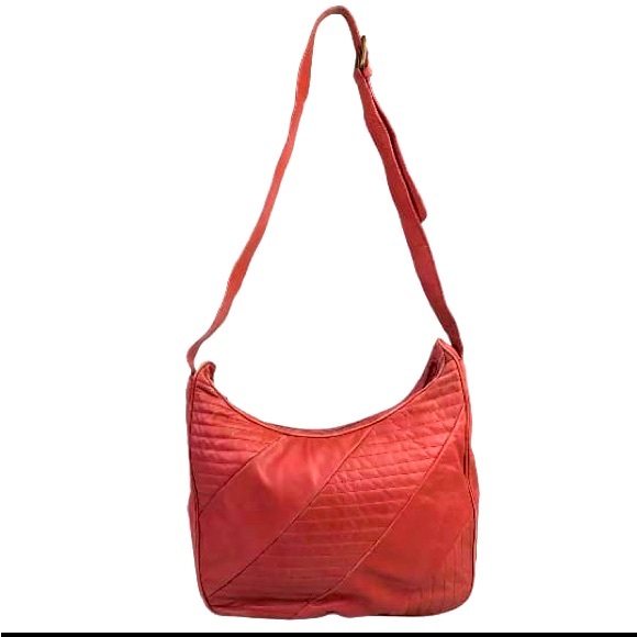 Red Fendi Bag Rare🔥🔥🔥 Great Use Condition - Picture 1 of 15
